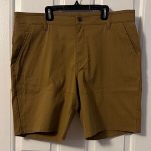Mountain Hardwear AP hiking shorts size 36 tan
